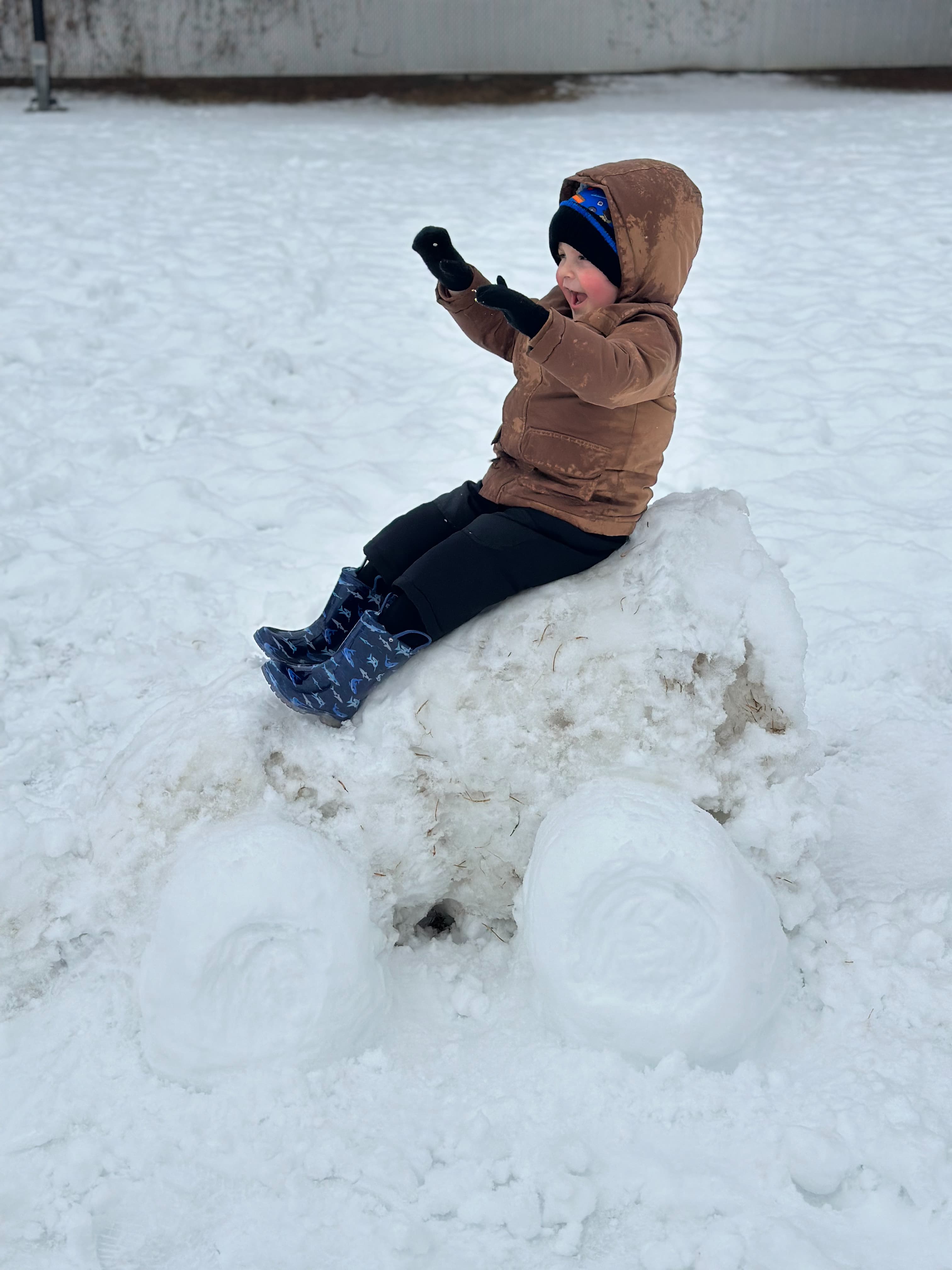 Snow Monster Truck > Frosty